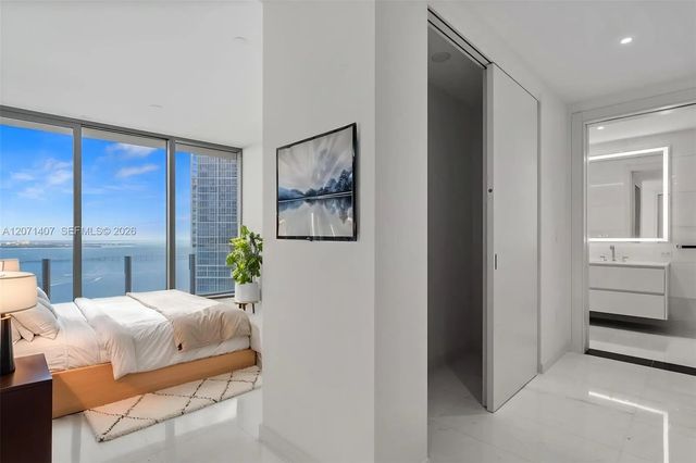 4 of 34 - 300 Biscayne Boulevard Way #4303c, Miami, FL