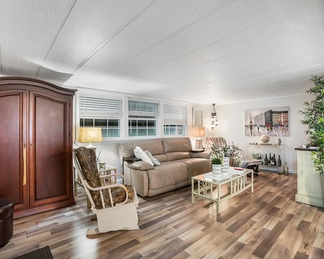 4 of 30 - 8500 Sw 18th Place, Davie, FL