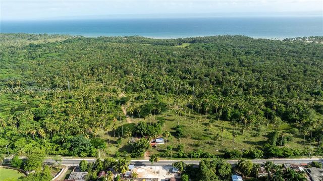 3 of 10 - Samana, , FL