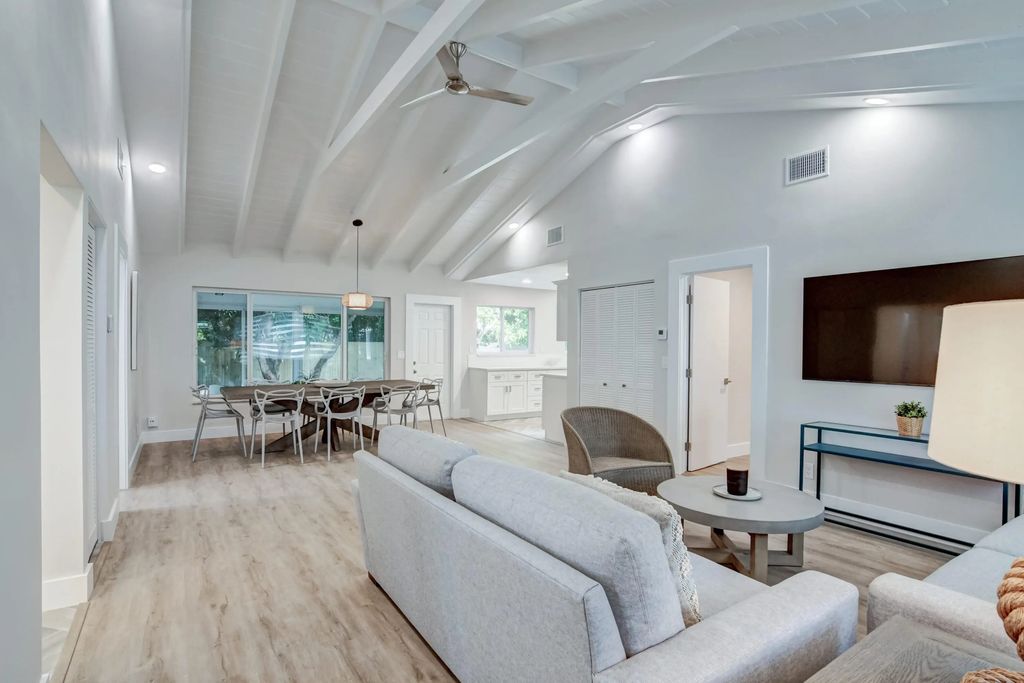 1910 Ne 2nd Avenue, Delray Beach