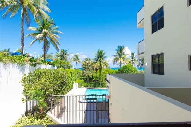 3 of 49 - 1623 Collins Avenue #215, Miami Beach, FL