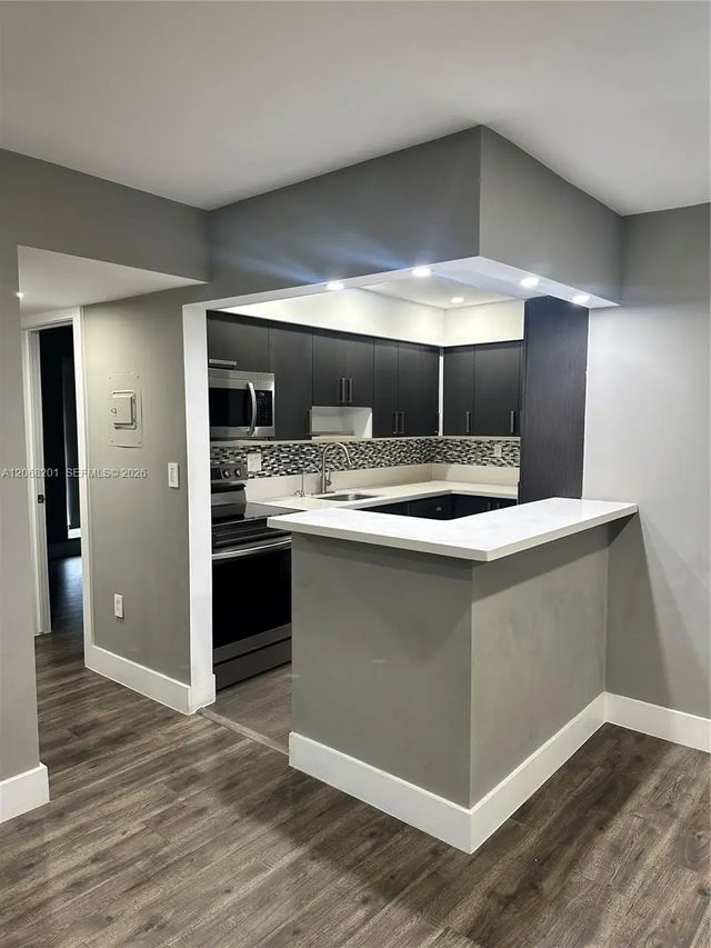 3 of 18 - 9449 Sw 76th Street #t5, Miami, FL