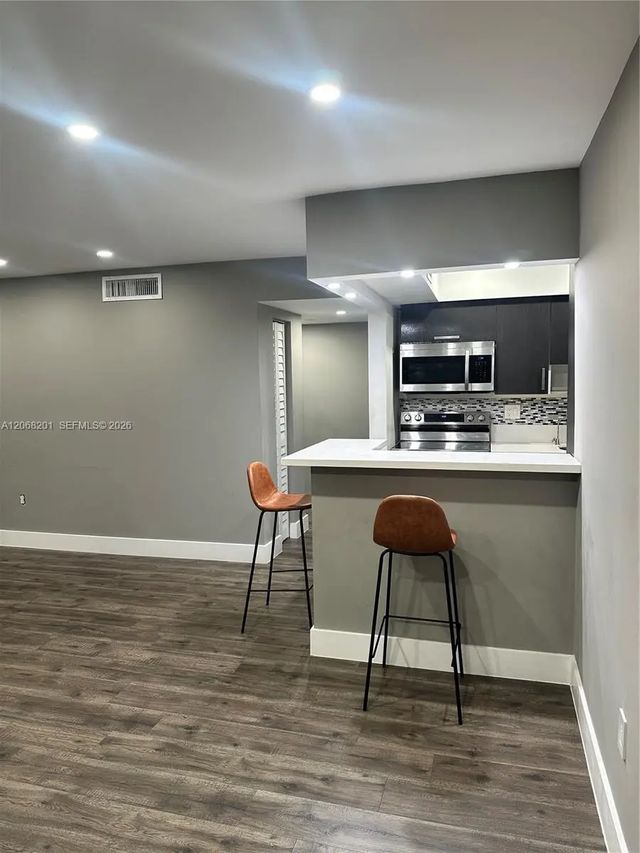 4 of 18 - 9449 Sw 76th Street #t5, Miami, FL