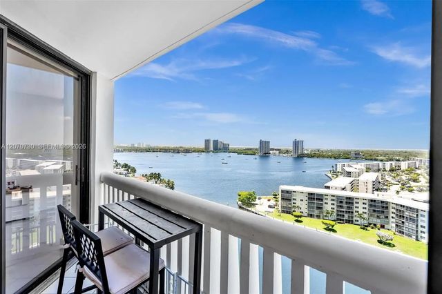 1000 W Island Boulevard #1710, Aventura
