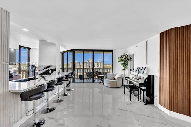 4 of 86 - 1000 W Island Boulevard #1710, Aventura, FL