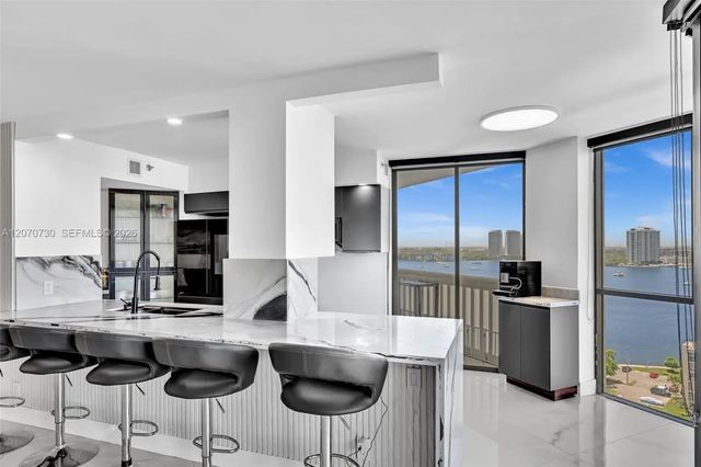 5 of 86 - 1000 W Island Boulevard #1710, Aventura, FL