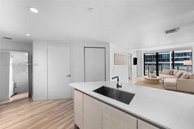 5 of 32 - 1300 S Miami Avenue #3709, Miami, FL