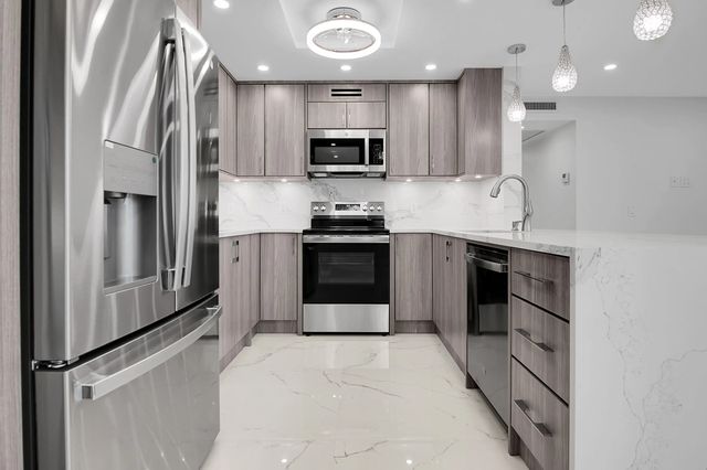 5 of 37 - 108 E Richmond A, Deerfield Beach, FL