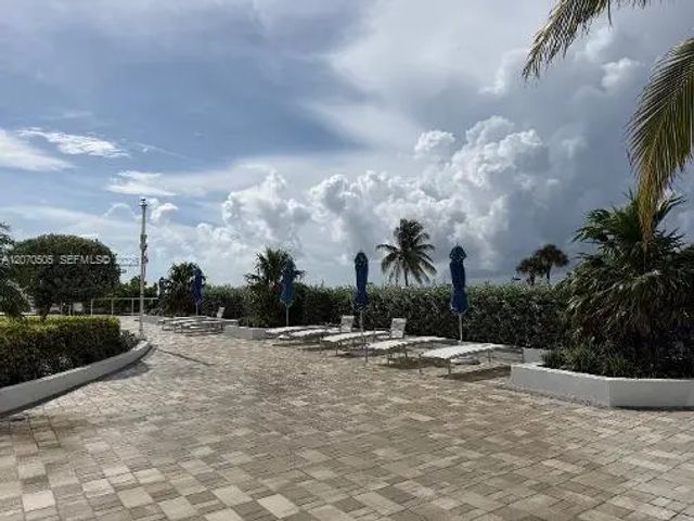 3 of 10 - 1904 S Ocean Drive #1107, Hallandale Beach, FL