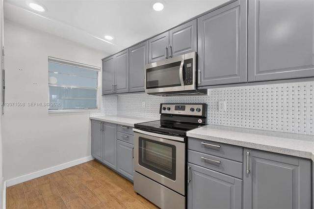 4 of 29 - 9440 Poinciana Place #302, Davie, FL