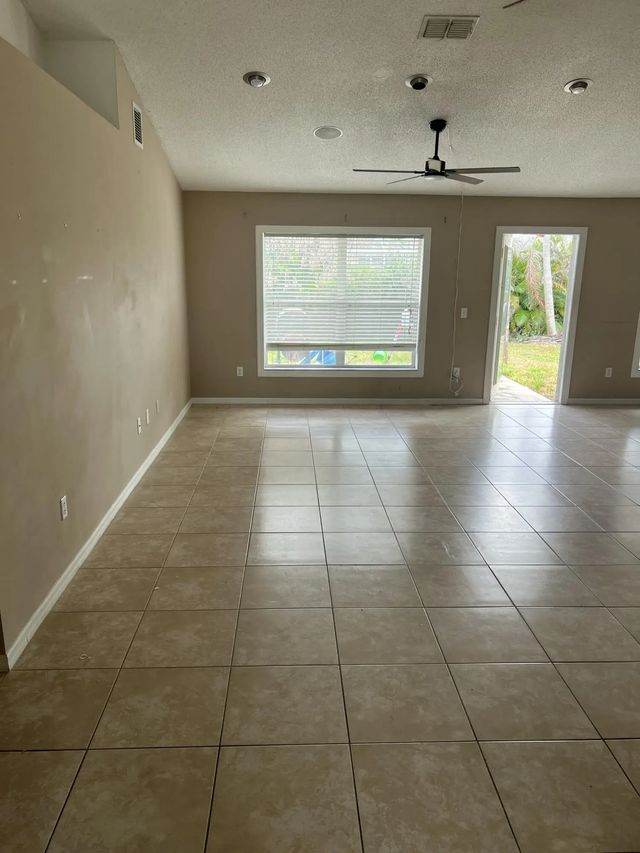 3 of 16 - 782 Sw Crean Terrace, Port St. Lucie, FL