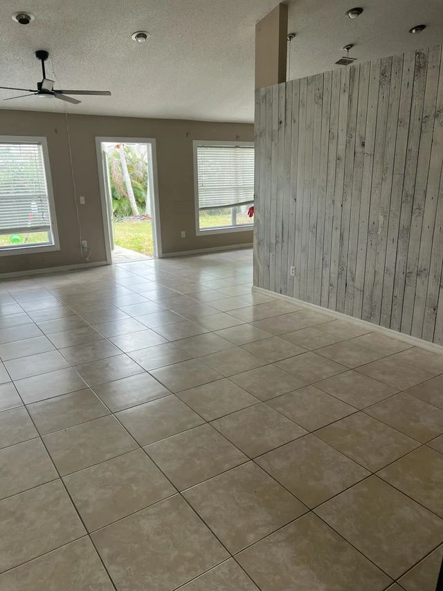 4 of 16 - 782 Sw Crean Terrace, Port St. Lucie, FL