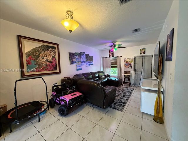2 of 17 - 548 Ne 5th Way, Florida City, FL