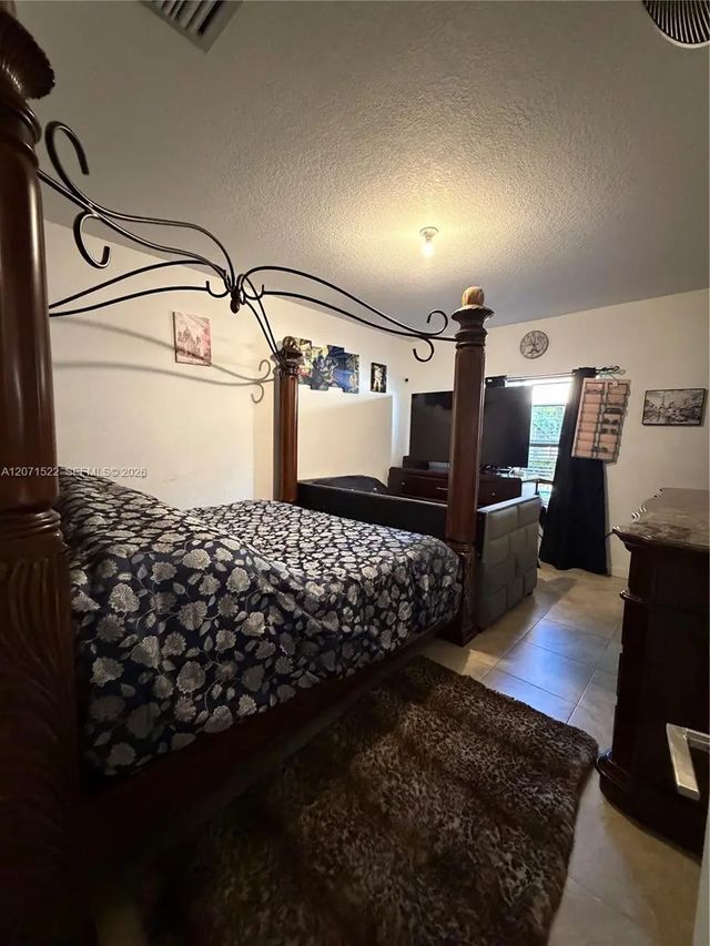 5 of 17 - 548 Ne 5th Way, Florida City, FL