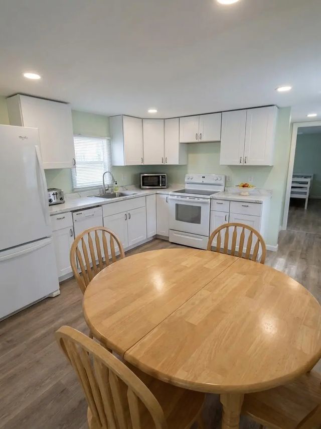 2 of 24 - 2407 Nw 20th Avenue, Boynton Beach, FL