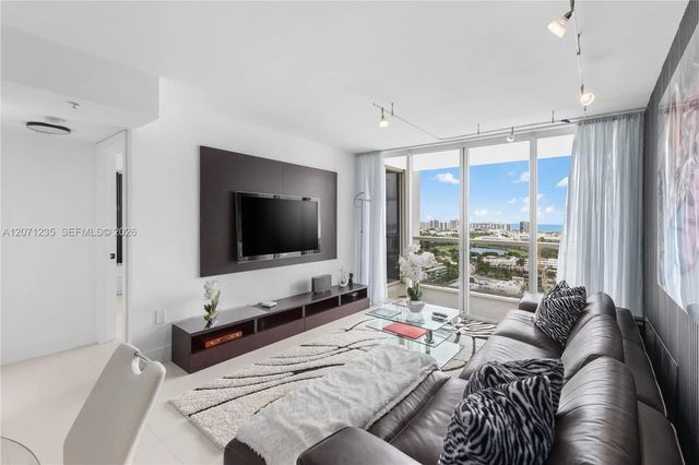 4 of 34 - 1800 Sunset Harbour Drive #2409, Miami Beach, FL