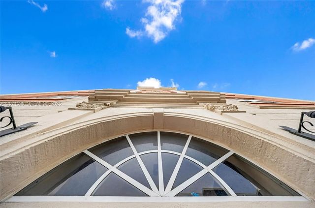 2 of 39 - 727 Collins Avenue, , FL