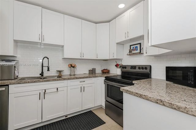 3 of 37 - 18145 Sw 95th Court, Palmetto Bay, FL
