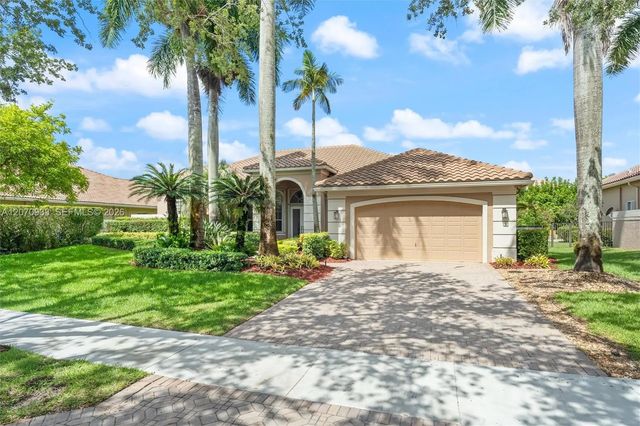 2733 Meadowood Drive, Weston