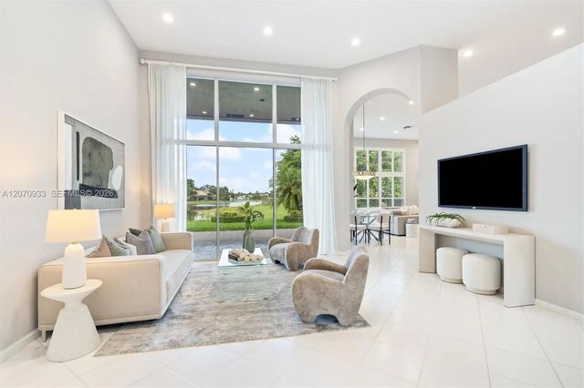 4 of 22 - 2733 Meadowood Drive, Weston, FL