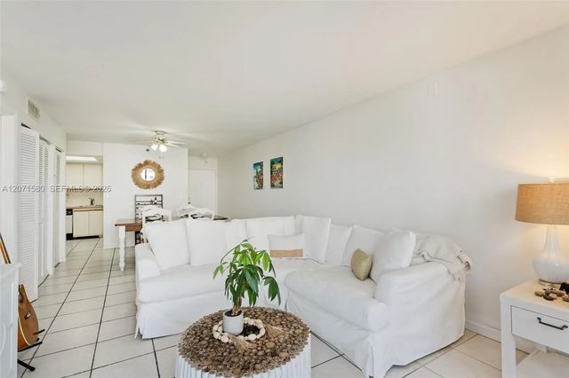 2 of 20 - 1775 Washington Avenue #5d, Miami Beach, FL