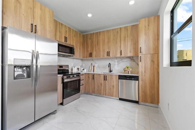4 of 19 - 13374 Sw 265th Terrace, Homestead, FL