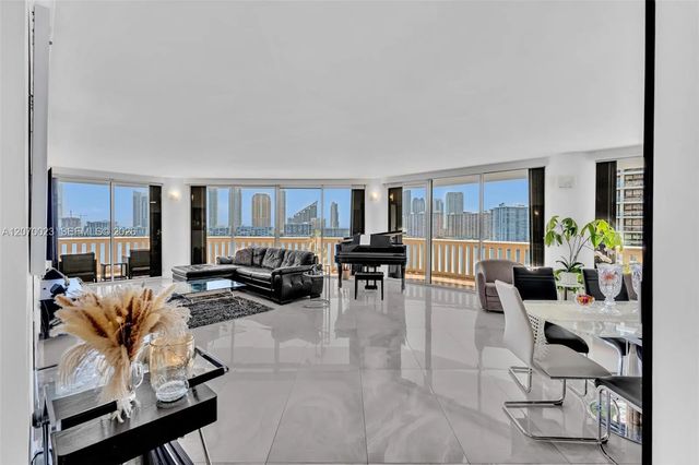 2 of 100 - 3000 Island Boulevard #1106, Aventura, FL
