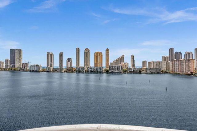 3 of 100 - 3000 Island Boulevard #1106, Aventura, FL