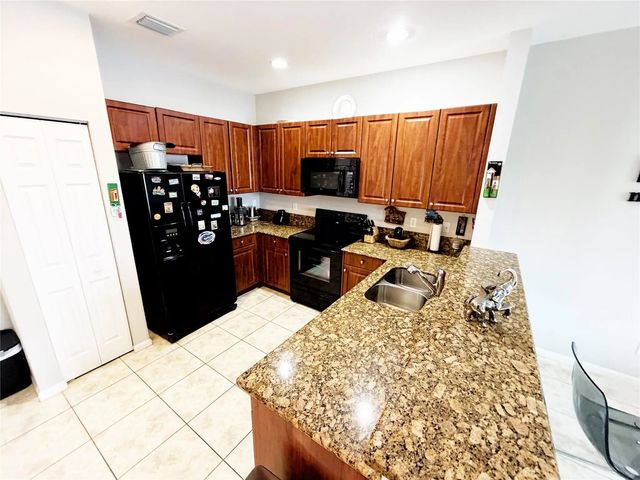 3 of 32 - 1421 Nw 34th Way #1421, Lauderhill, FL