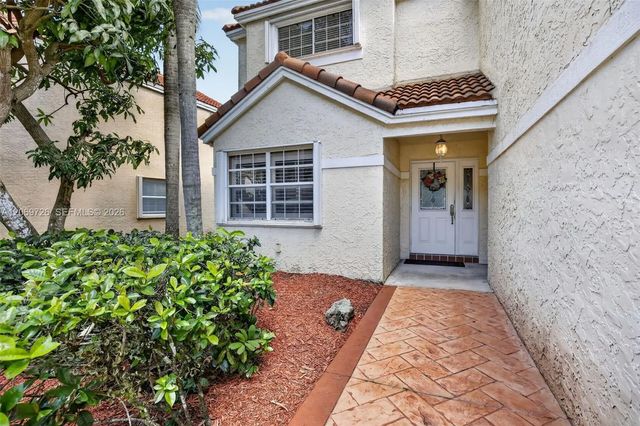 3 of 41 - 2638 Oak Park Circle, Davie, FL
