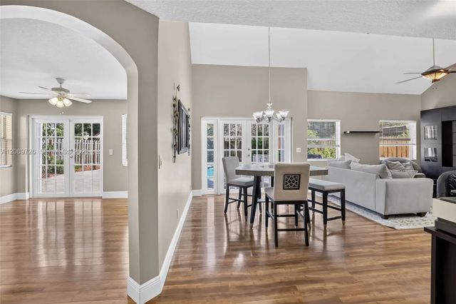 4 of 41 - 2638 Oak Park Circle, Davie, FL