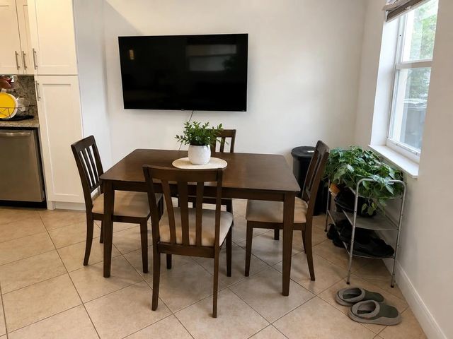 3 of 7 - 2711 Nw 16 Street, Fort Lauderdale, FL