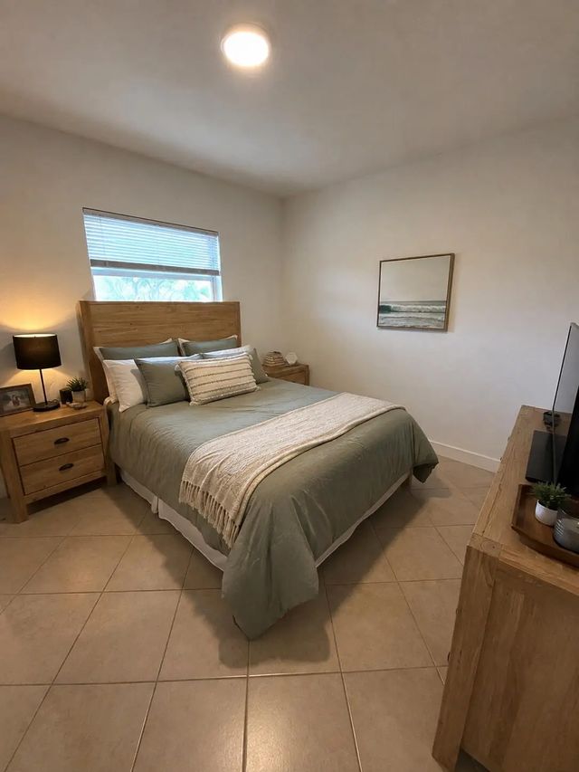 5 of 7 - 2711 Nw 16 Street, Fort Lauderdale, FL