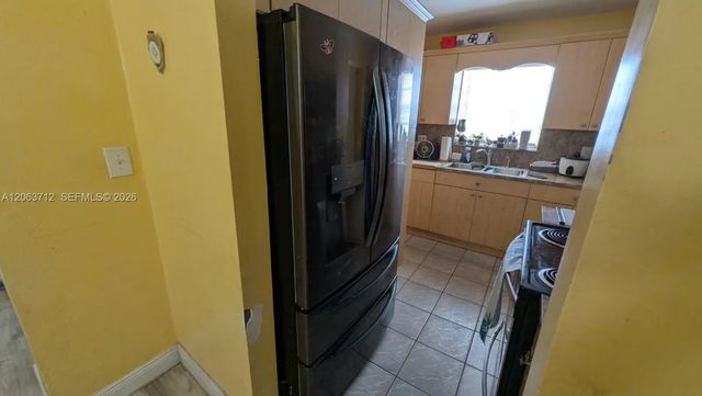 5 of 32 - 1655 Sw 20th Street, Miami, FL