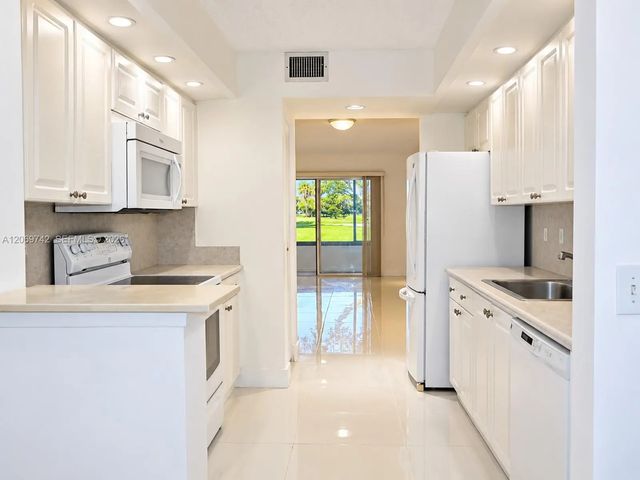 3 of 23 - 500 Sw 130th Terrace #109a, Pembroke Pines, FL
