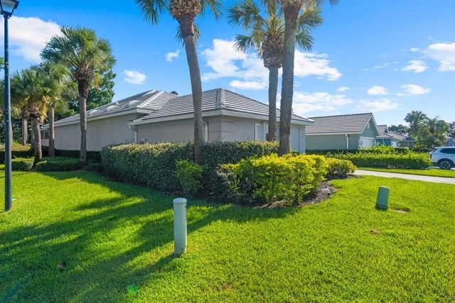 3 of 34 - 323 Nw Bentley Circle, Port St. Lucie, FL