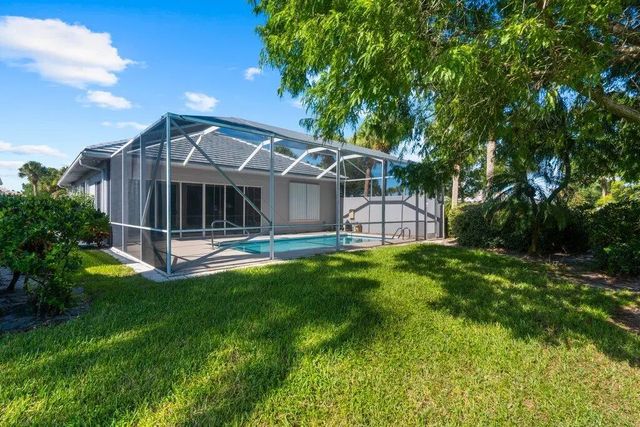 5 of 34 - 323 Nw Bentley Circle, Port St. Lucie, FL