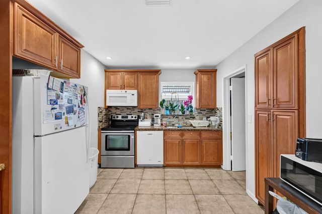 2 of 27 - 1501 Nw 41st Street, Oakland Park, FL