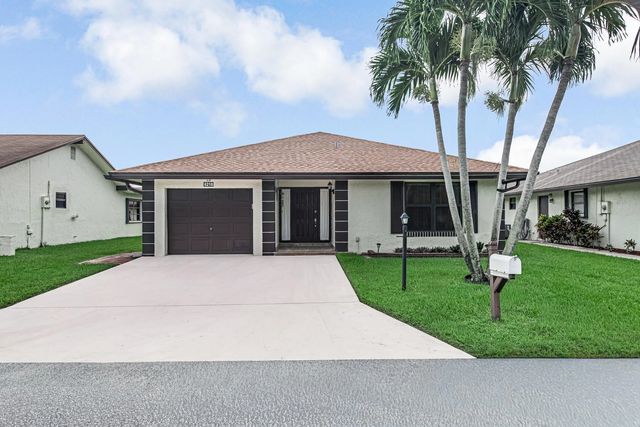 6210 Olivewood Circle, Greenacres
