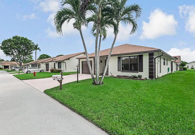 2 of 40 - 6210 Olivewood Circle, Greenacres, FL