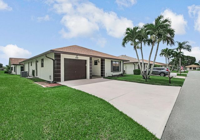 3 of 40 - 6210 Olivewood Circle, Greenacres, FL