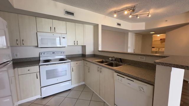 2 of 27 - 1801 N Flagler Drive #630, West Palm Beach, FL