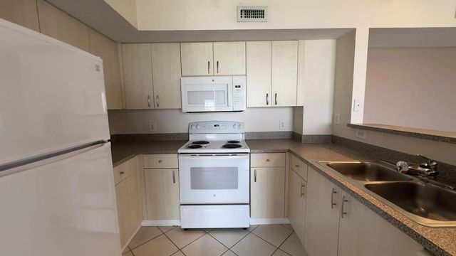 4 of 27 - 1801 N Flagler Drive #630, West Palm Beach, FL