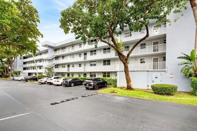 114 Royal Park Drive #3h, Oakland Park