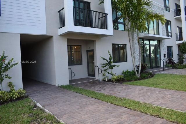 4640 Nw 84 #16, Doral