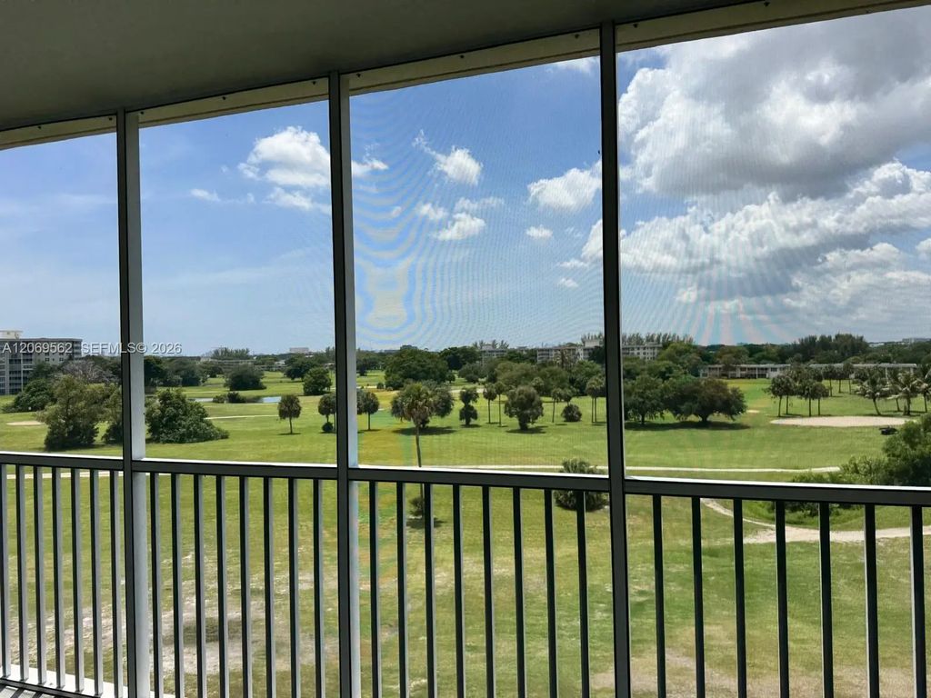 2950 N Palm Aire Drive #605, Pompano Beach