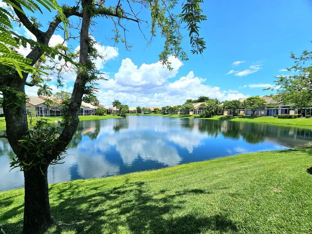 8149 Madison Lakes Circle S, Davie
