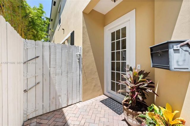 3 of 37 - 423 Sw 16th Street, Fort Lauderdale, FL