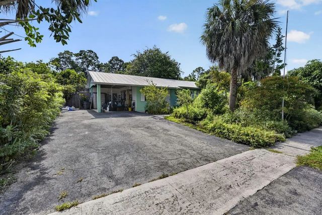 2 of 49 - 303 S Delaware Boulevard, Jupiter, FL