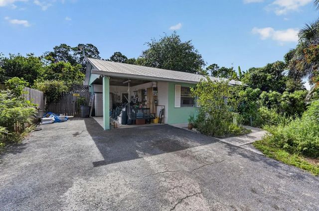 3 of 49 - 303 S Delaware Boulevard, Jupiter, FL